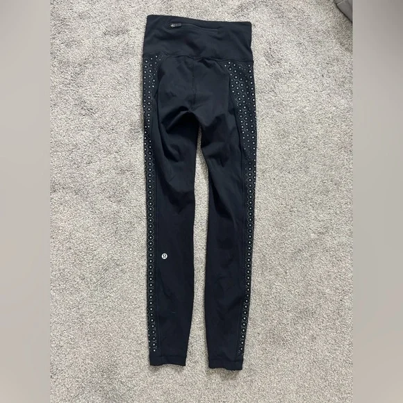 Women’s Lululemon High Waisted Laser Cut Leggings - Black - Size 2 - Picture 2 of 3